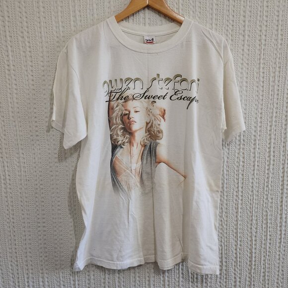 Vintage Tops - Vintage 2007 Gwen Stefani T-Shirt Singer The Sweet Escape Band T-Shirt Large